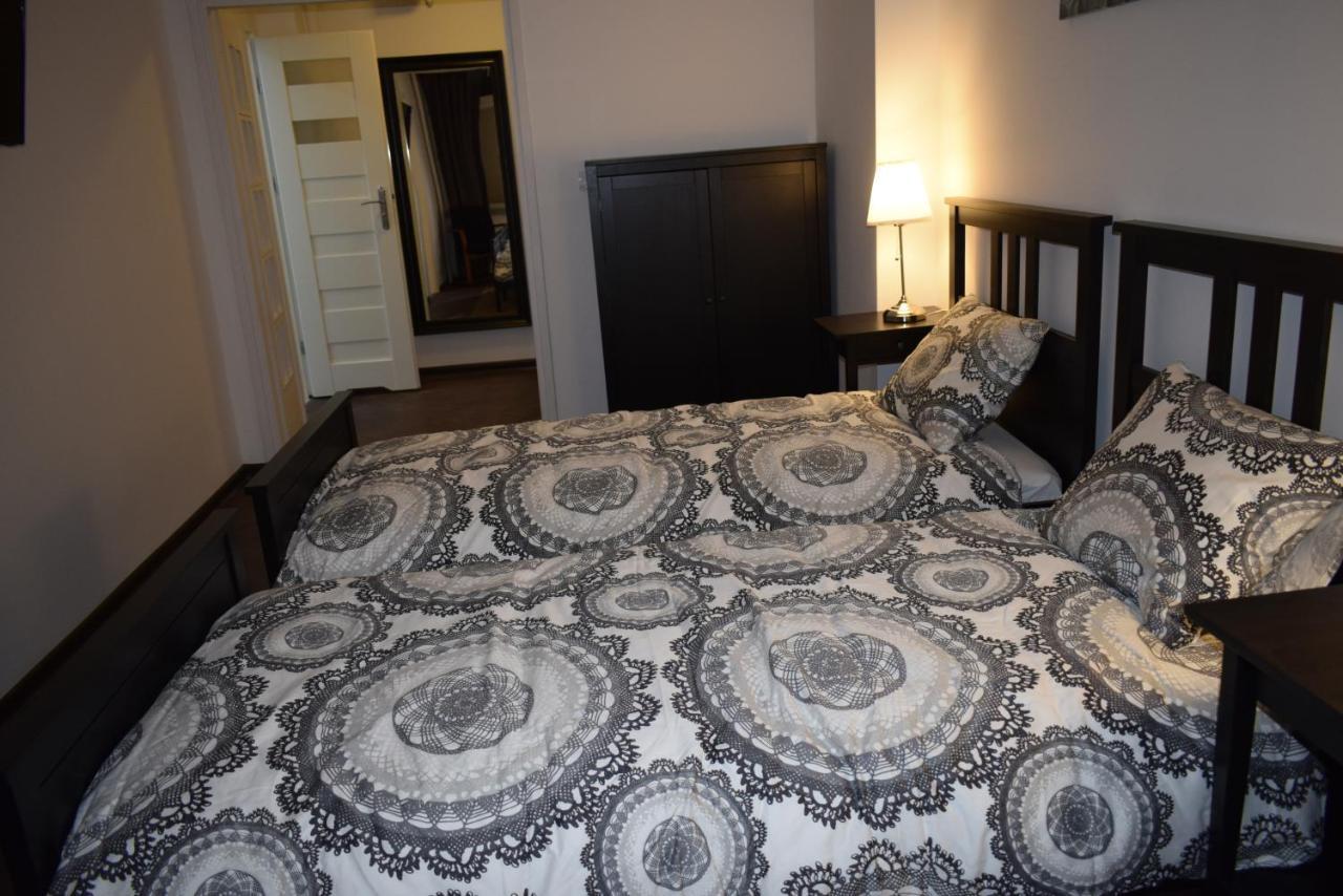 Fiesta Apartament Варшава Экстерьер фото