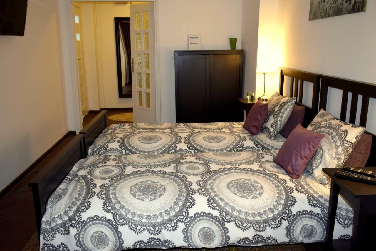 Fiesta Apartament Варшава Экстерьер фото